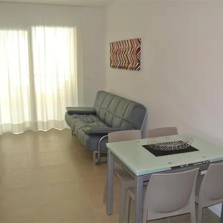 Comfortable Flat With Spacious Terrace Διαμέρισμα *