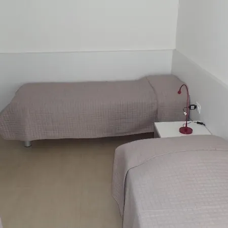 Comfortable Flat With Spacious Terrace * Μπιμπιόνε