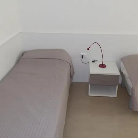 Comfortable Flat With Spacious Terrace Μπιμπιόνε